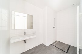 ez83502-hdr-min.jpg