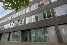 02.jpg