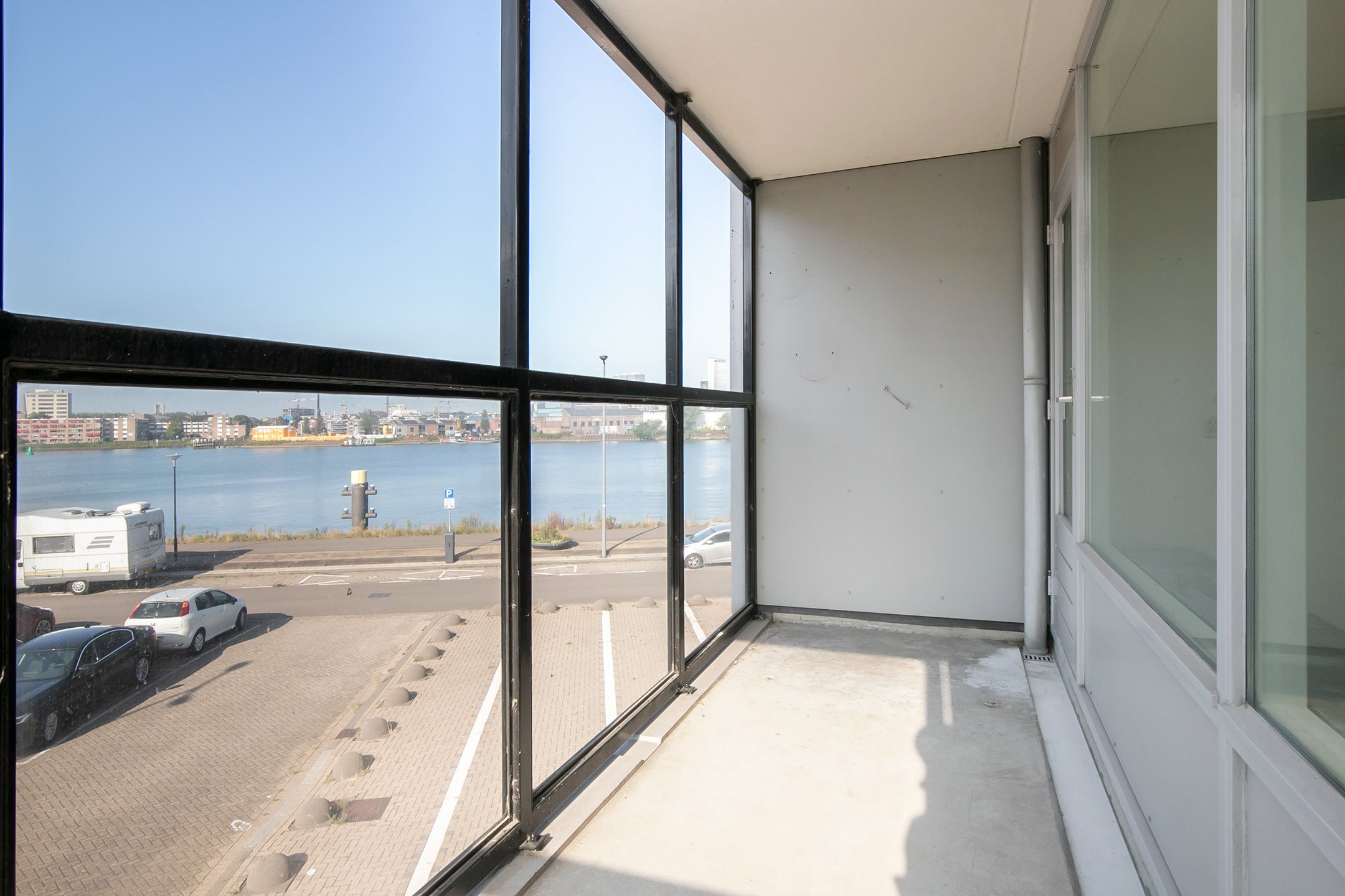 Appartement te huur: Buitenbassinweg 510, Rotterdam